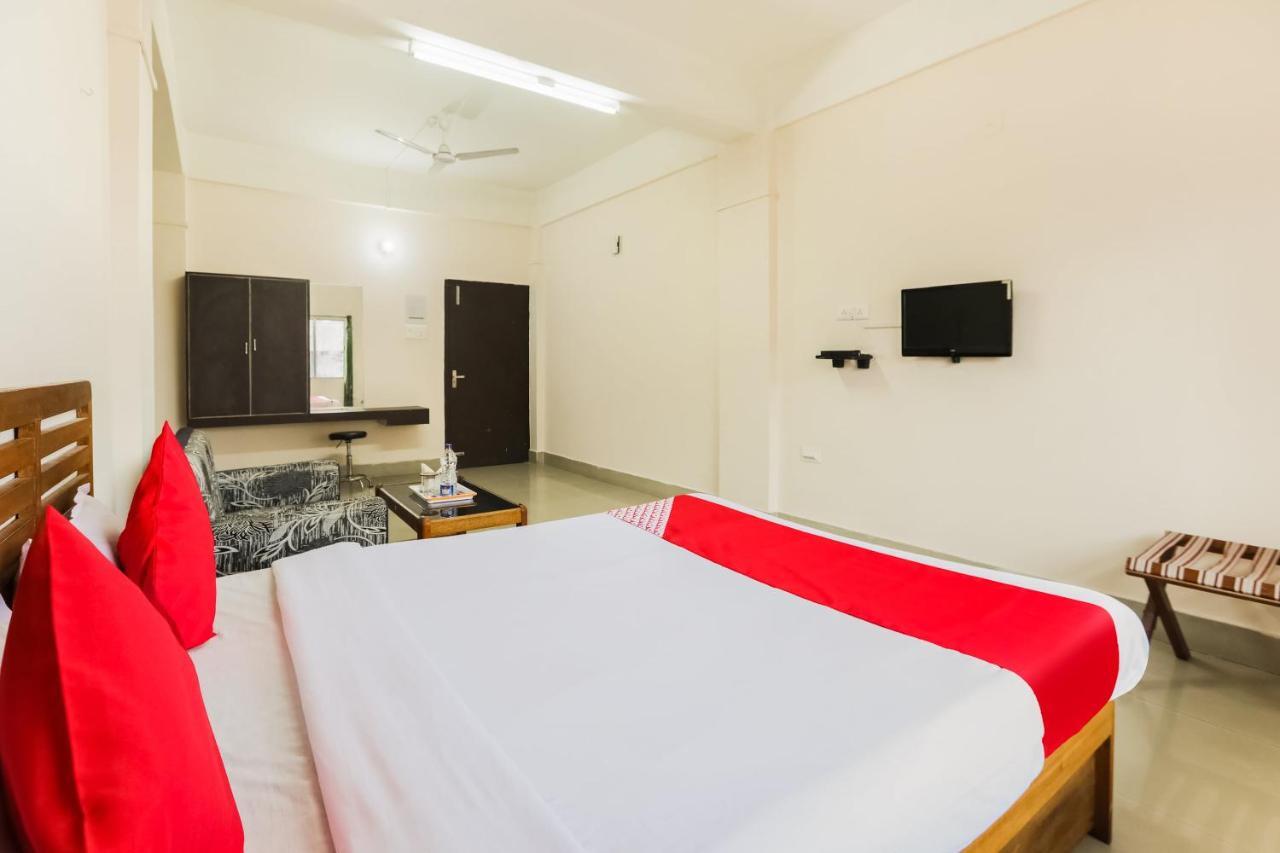 Oyo 44821 Hotel Paane Pasighat Bagian luar foto